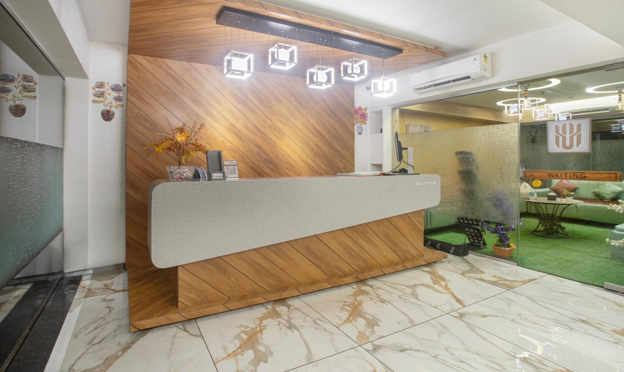 Treebo Urban, 1 Km From Railway Station Hotel Surat Exterior photo